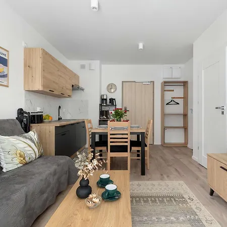 Apartman Cozy Near The With Parking And Terrace By Renters